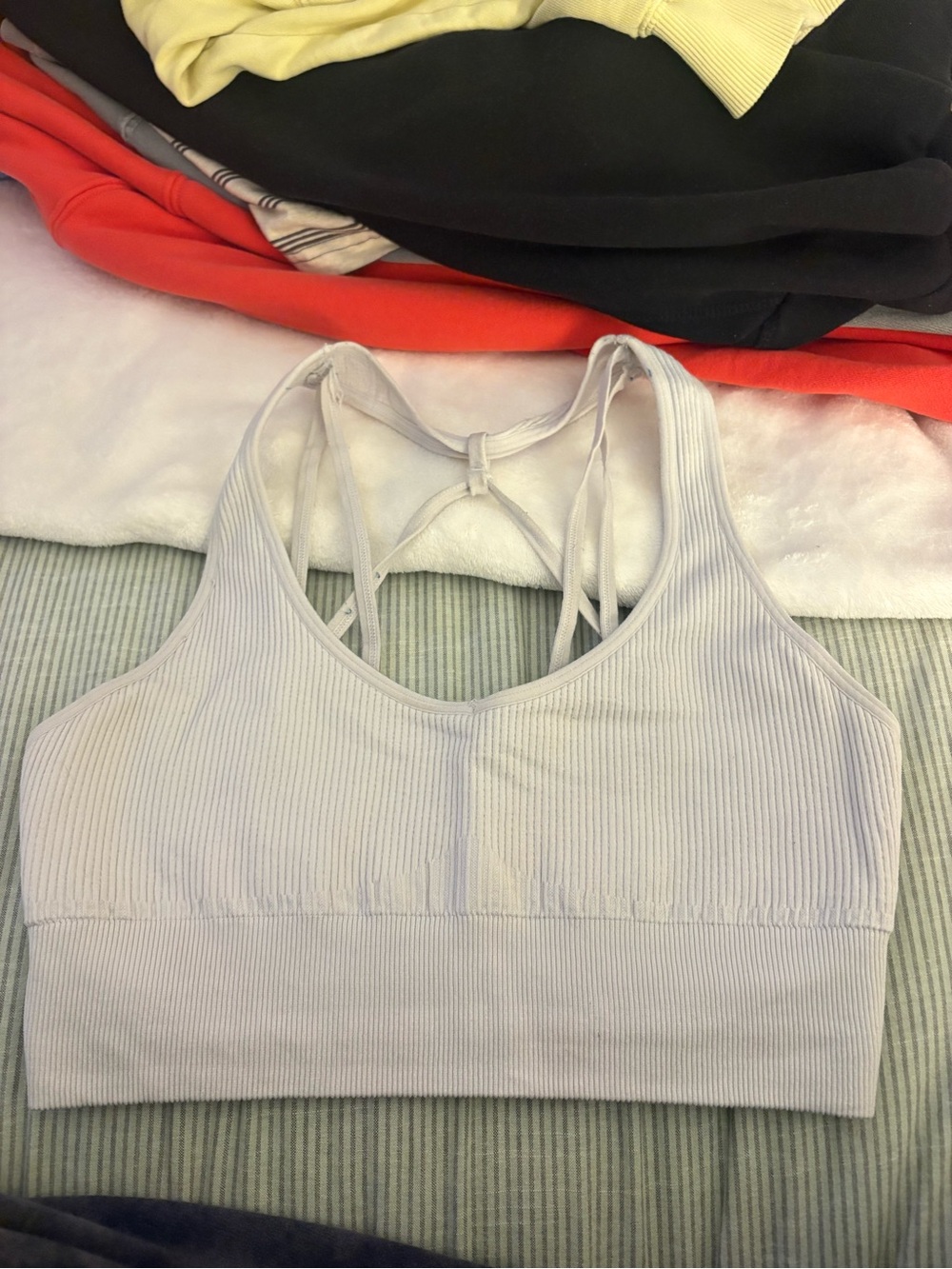 NVGTN Women’s Ribbed Strappy Sports Bra - Light Gray